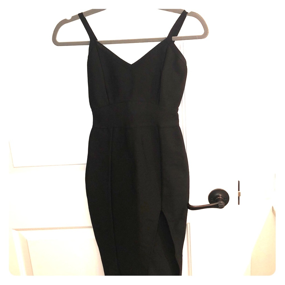 Bodycon LBD with high slit